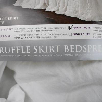 Ruffle Skirt Bedspread, Queen 3 pc. Open Package - New