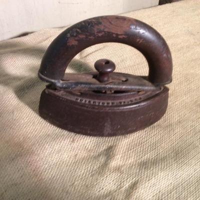 Antique Sad Iron. Colebrookdale Iron Co.