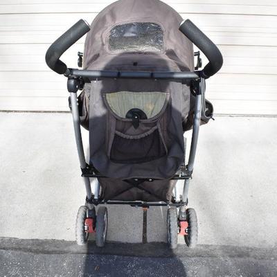 Mia Moda Collapsible Stroller, Green & Brown - Only broken piece is the footrest