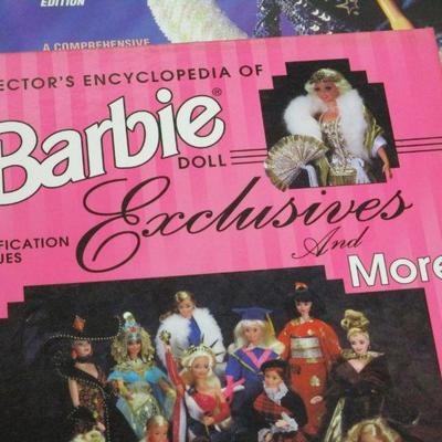 Lot 12 - Barbie Collector Books & Magazines