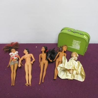 Lot 15 - Barbie Dolls - No Clothing 