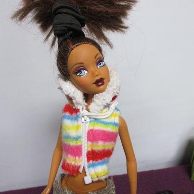 Lot 15 - Barbie Dolls - No Clothing 