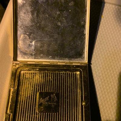 Vintage Dorset Lucite Cosmetic Compact