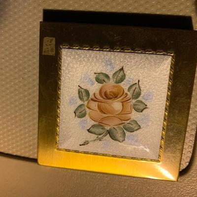 Vintage Dorset Lucite Cosmetic Compact