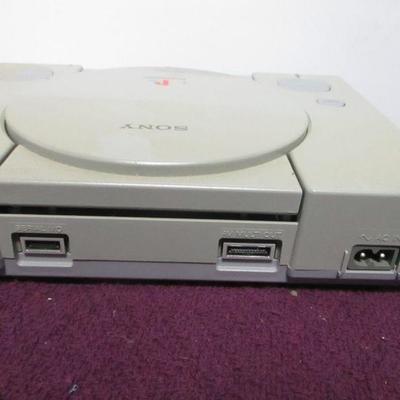 Lot 18 - Sony Play Station Game