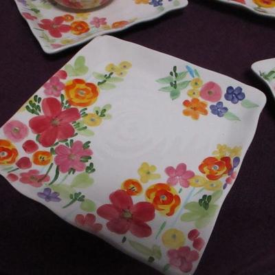Lot 32 - Maxcera Group Floral Dishes