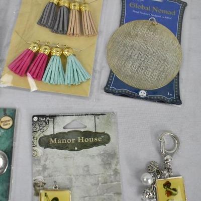 Lot of Jewelry Making Supplies: Mostly Charms & Beads