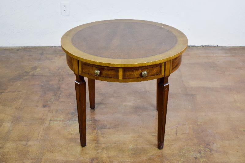 Beautiful Henredon Round Side Table with Drawer