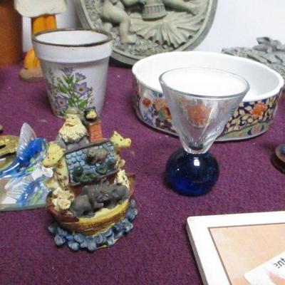 Lot 44 - Home Decor Items