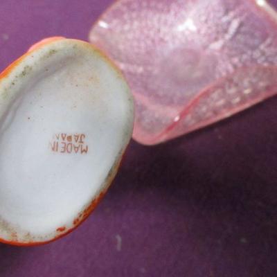 Lot 45 - Ceramic & Glass Decor