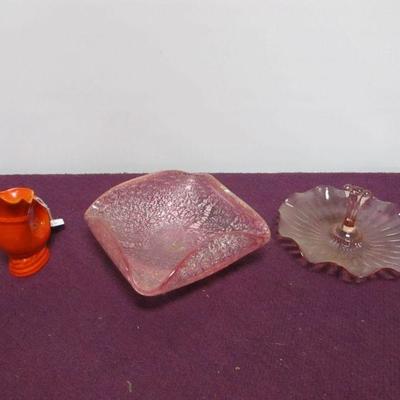 Lot 45 - Ceramic & Glass Decor