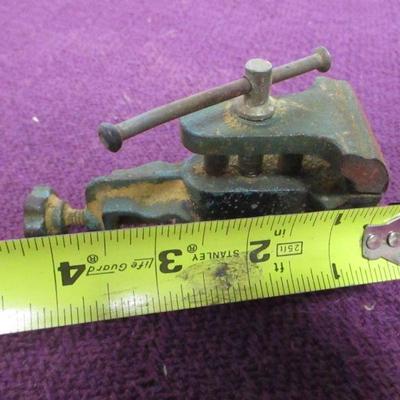 Lot 49 - Vintage Items