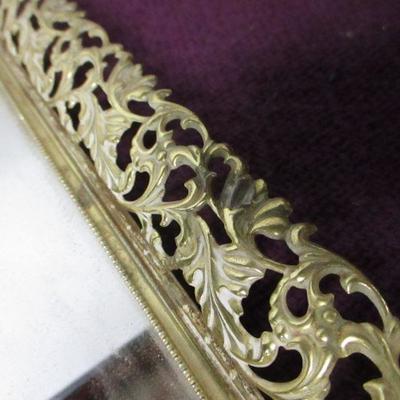 Lot 54 - Dressing Vanity Displays