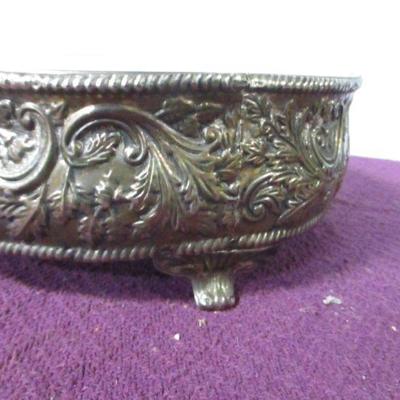 Lot 54 - Dressing Vanity Displays