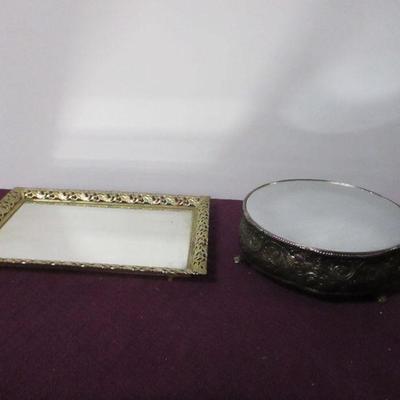 Lot 54 - Dressing Vanity Displays