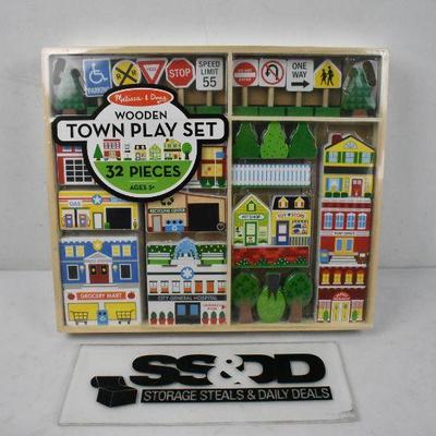Melissa & Doug Wooden Town Play Set With Storage Tray 32 Pieces - New
