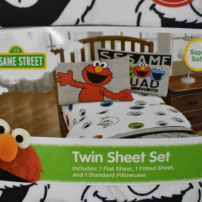 Sesame Street Twin Sheet Set: Flat & Fitted Sheet & Pillowcase