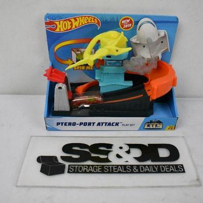 Hot Wheels Ptero-Port Attack Playset - New