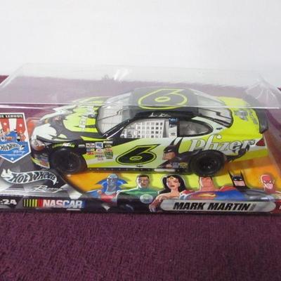 Lot 35 - Hot Wheels Justice League Mark Martin Batman Nascar Car 1:24