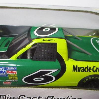 Lot 42 - NASCAR #6 Mark Martin Ford F150 1:24