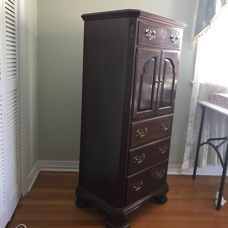 Lot 154 Ethan Allen Gentleman’s Dressing