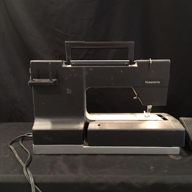 Lot 211 Viking Husqvarna 980 Prisma Sewing Machine