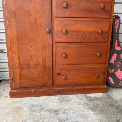 Lot 1 Pine Dresser with 4 drawers and shelves
