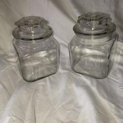 Glass containers with lids