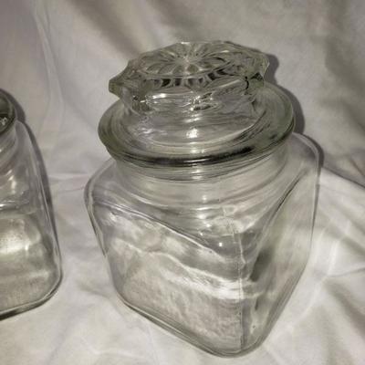 Glass containers with lids