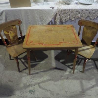Childs / Doll table and chairs set