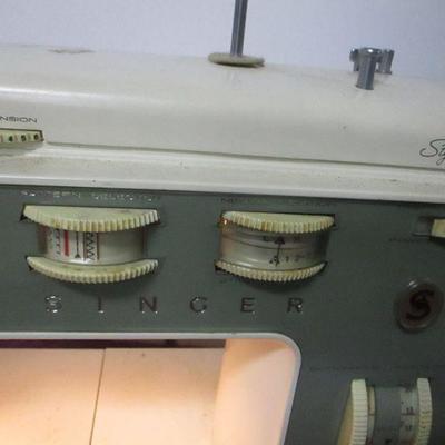 Lot 101 - Singer Stylist Sewing Machine