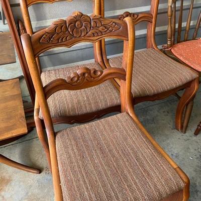 Lot 11 Mahogany chairs with upholstered seats (3)