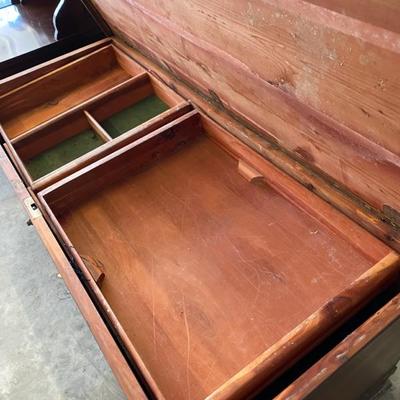 Lot 27 Lane Cedar Chest with hinged Drawers