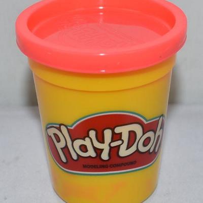 Play-Doh Bulk 12-Pack of Red Non-Toxic Modeling Compound, 48 Ounces Total - New
