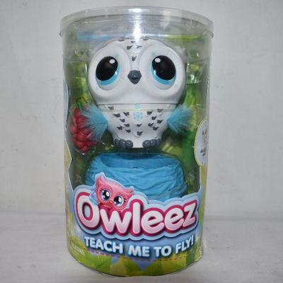 Owleez, Flying Baby Owl Interactive Toy with Lights and Sounds, White - New