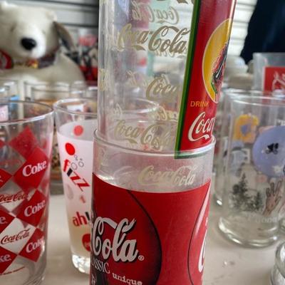 Lot 46 Coca Cola Collectors Glasses Misc (8)