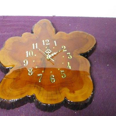 Lot 106 - Wood Battery Operated Clock