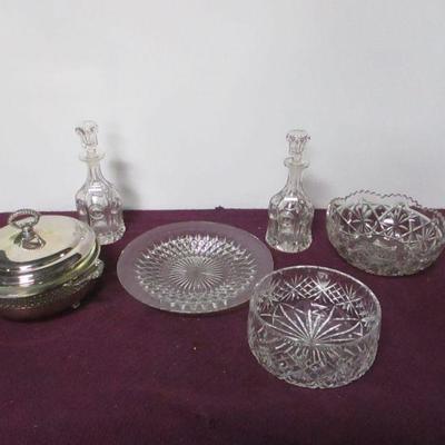 Lot 114 - Decorative Formed Glass