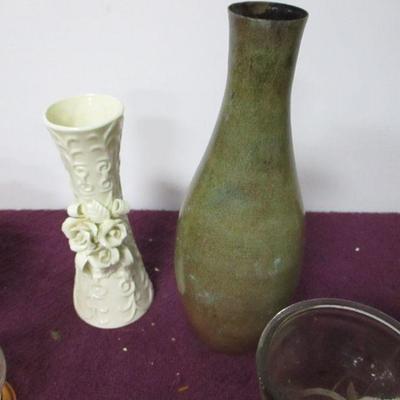 Lot 129 - Variety of Vases