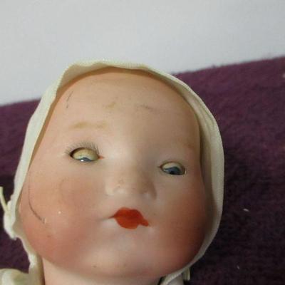 Lot 146 - Doll Heads