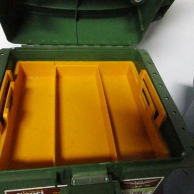 Lot 150 - Fenwick Sport Seat 9050 & Storage File