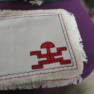 Lot 154 - Place-mats, Pot Holders & Apron  