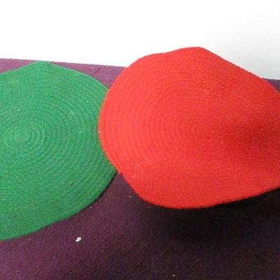 Lot 154 - Place-mats, Pot Holders & Apron  