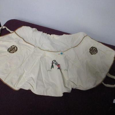 Lot 154 - Place-mats, Pot Holders & Apron  