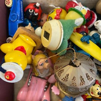 Lot 109 Toys & Figurines Misc Box