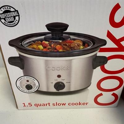 Lot 140 Slow Cooker brand new in box 