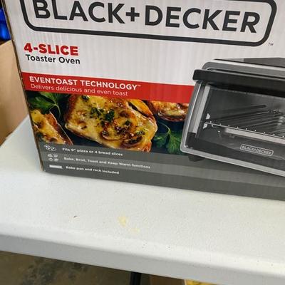 Lot 141 Black And Decker Toaster Oven New in Box