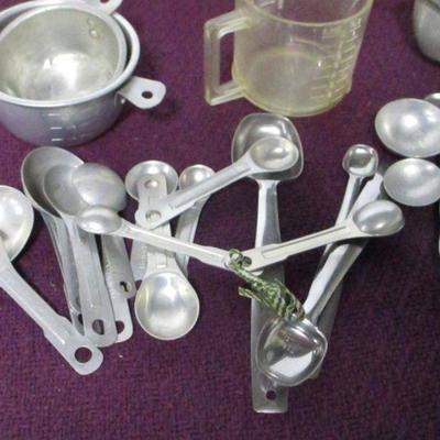 Lot 164 - Kitchen Items