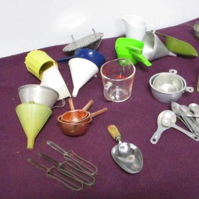 Lot 164 - Kitchen Items
