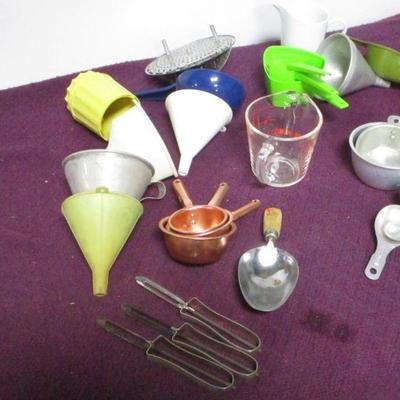 Lot 164 - Kitchen Items